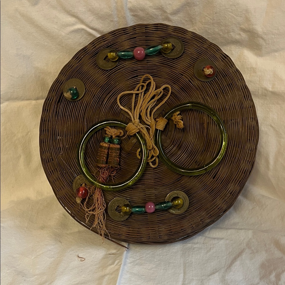 Woven Round Decorative Chinese Sewing Basket with Glass/other Decorative Beads